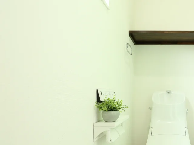トイレリフォームを内装込みで頼むと費用はいくらかかる?