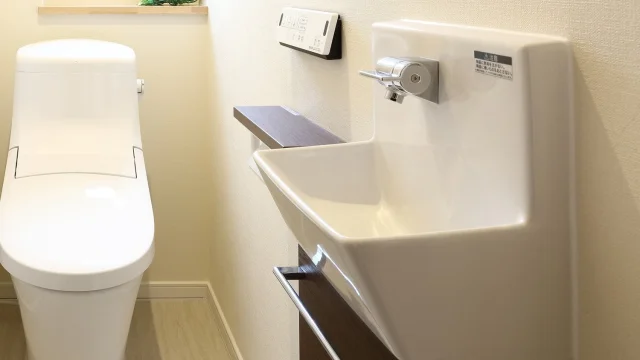 トイレに手洗い器を後付けできるかどうかはどこで判断する？