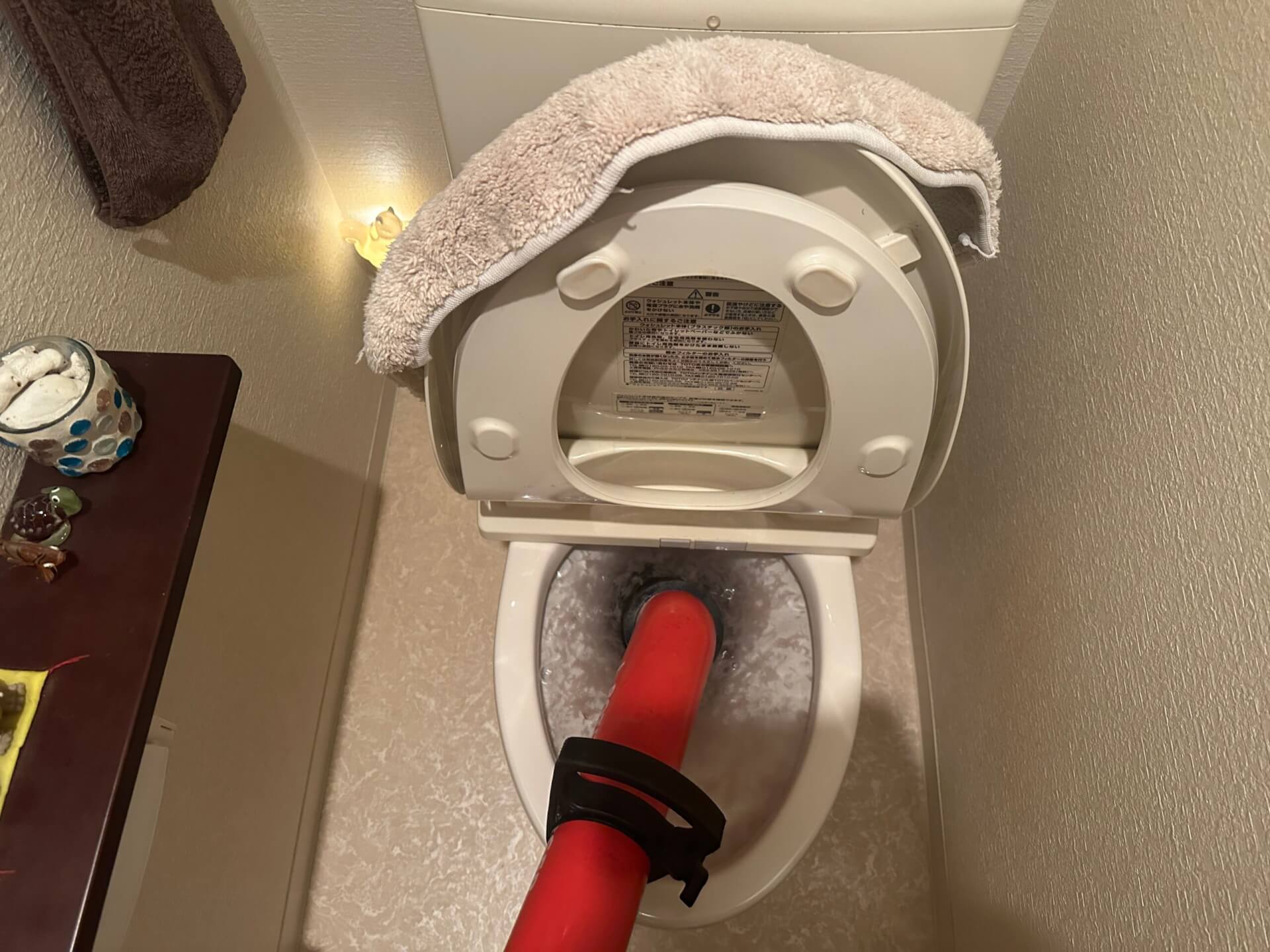 トイレが詰まって修理を依頼しました