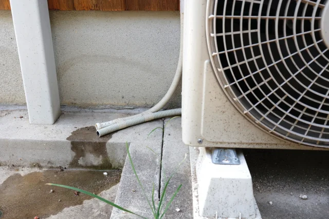 室外機・ヒートポンプ特有の水漏れ現象と原因